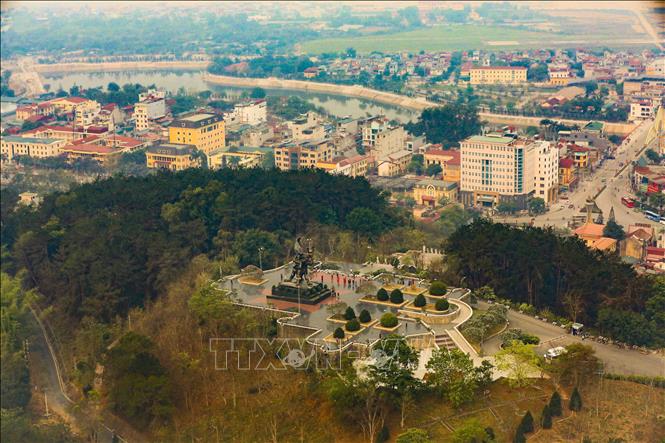 Dien Bien Phu Victory Monument overlooking Dien Bien Phu City. VNA Photo: Xuân Tư 