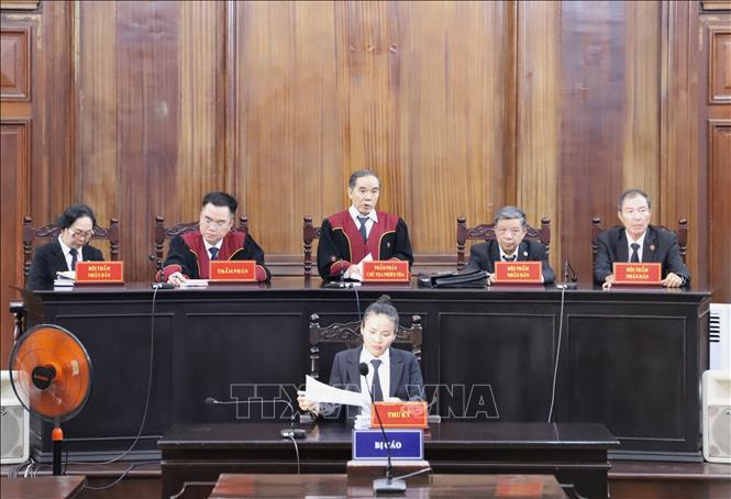 Hội đồng Xét xử tuyên án. Ảnh: Hồng Giang - TTXVN.
