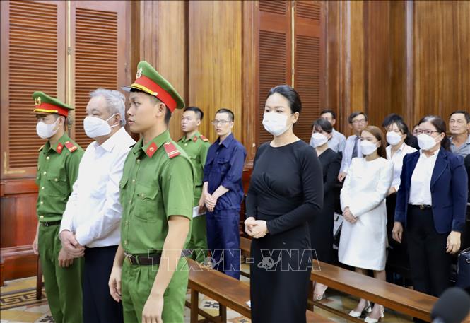 Các bị cáo tại phiên toà. Ảnh: Hồng Giang - TTXVN.