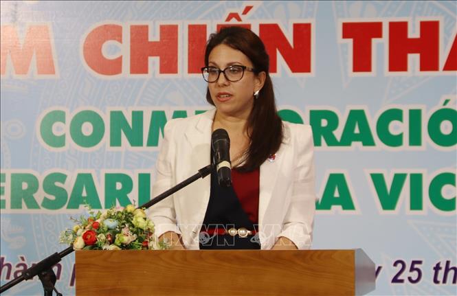 Bà Ariadne Feo Labrada, Tổng lãnh sự Cộng hòa Cuba tại Thành phố Hồ Chí Minh phát biểu tại buổi họp mặt. Ảnh: Thu Hương - TTXVN