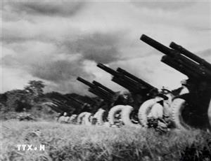 50 máy bay địch trúng đạn và 3 chiếc bị bắn hạ tại chiến trường Điện Biên Phủ