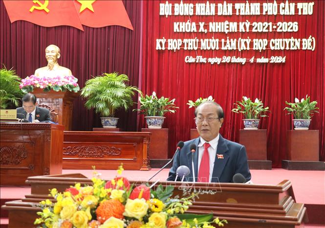 Ông Nguyễn Văn Dũng, Trưởng ban Đô thị, HĐND thành phố phát biểu tại kỳ họp. Ảnh: Ngọc Thiện - TTXVN