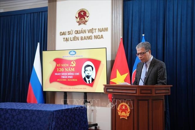 Đại sứ Việt Nam tại LB Nga Đặng Minh Khôi phát biểu tại buổi lễ. Ảnh: Lê Quang Vinh pv TTXVN tại LB Nga