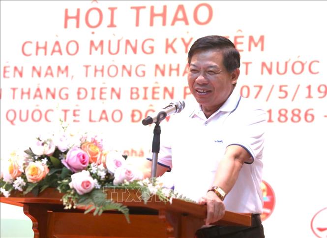 Đại sứ Việt Nam tại Campuchia Nguyễn Huy Tăng phát biểu tại lễ bế mạc hội thao, tối 26/4/2024. Ảnh: Hoàng Minh - PV TTXVN tại Campuchia