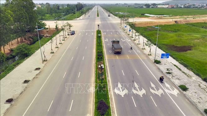 Đoạn đường ven biển thuộc địa bàn thành phố Sầm Sơn đã hoàn thành. Ảnh: Vũ Sinh - TTXVN