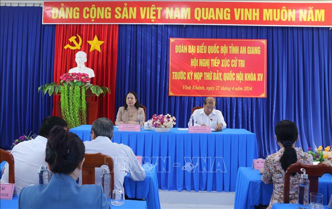 Quang cảnh buổi tiếp xúc cử tri tại xã Vĩnh Khánh, huyện Thoại Sơn, tỉnh  An Giang. Ảnh: Công Mạo-TTXVN