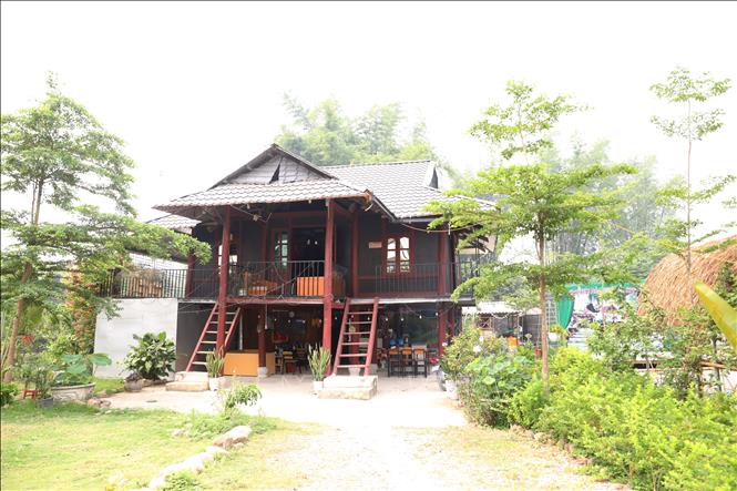 A stilt house in Nam Thanh ward, Dien Bien Phu city is repaired to provide homestay services. VNA Photo: Phan Quân 