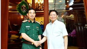 Đại tướng Phan Văn Giang thăm, tặng quà tri ân các đồng chí nguyên lãnh đạo quân đội