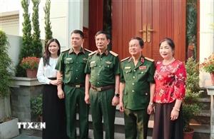 Đại tướng Phan Văn Giang thăm, tặng quà tri ân các nguyên lãnh đạo quân đội