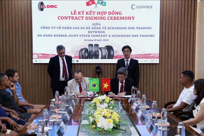 Quang cảnh lễ ký. Ảnh: Trần Lê Lâm – TTXVN 