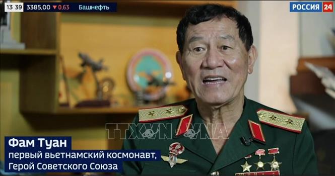 Anh hùng Lực lượng vũ trang nhân dân, Trung tướng Phạm Tuân trả lời phỏng vấn Kênh truyền hình Russia-24 của Nga. Ảnh chụp màn hình