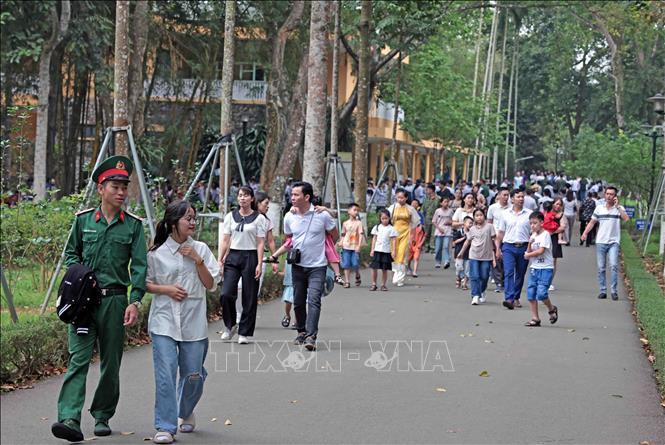 Khu di tích K9 cũng thu hút đông đảo khách du lịch đến tham quan. Ảnh: Trần Việt - TTXVN
