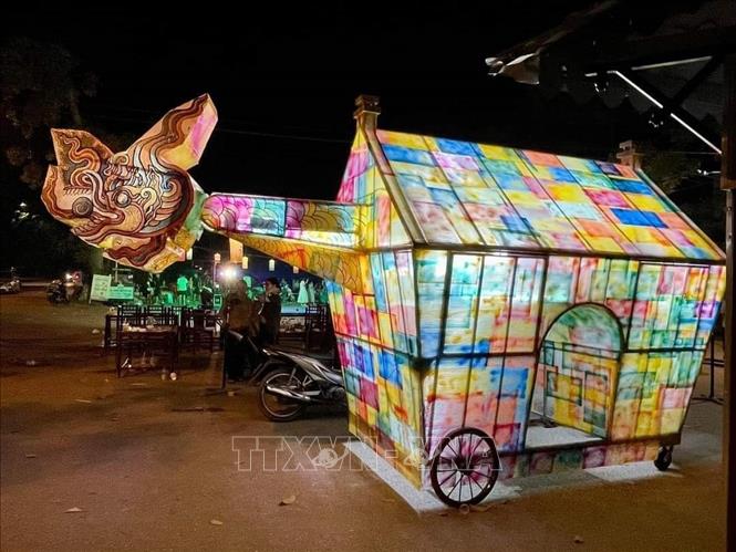 Một mô hình sắp đặt tại 