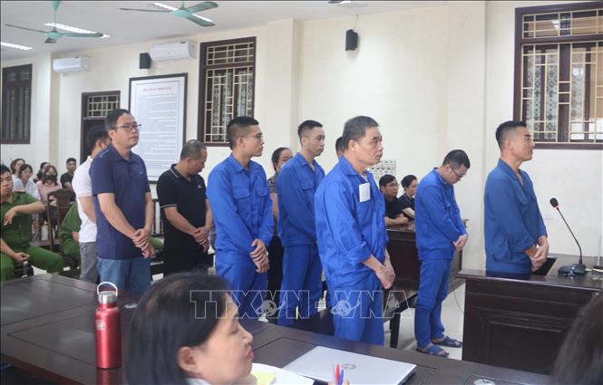 Các bị cáo tại phiên tòa. Ảnh: Thu Hoài - TTXVN 
