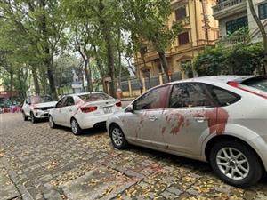 Hà Nội: Bắt 4 đối tượng tạt sơn vào nhiều xe ôtô