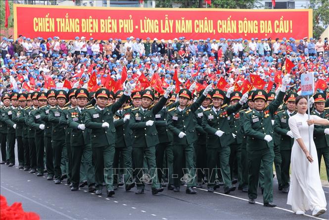 Khối Cựu chiến binh diễu hành. Ảnh: Tuấn Anh-TTXVN