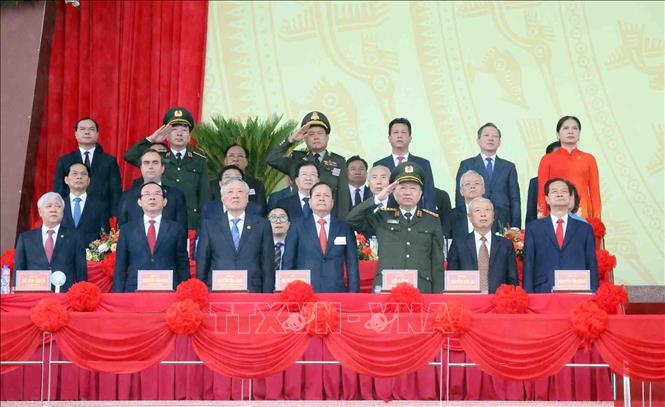 Các đồng chí lãnh đạo, nguyên lãnh đạo Đảng và Nhà nước tham dự lễ kỷ niệm. Ảnh: Lâm Khánh - TTXVN