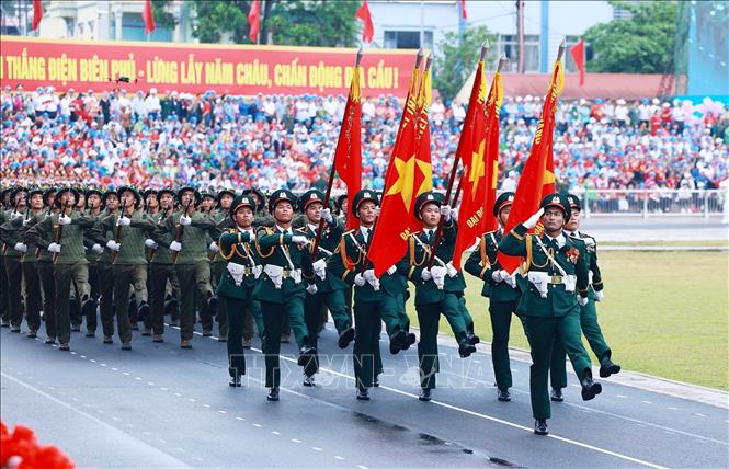 Khối Chiến sĩ Điện Biên diễu binh. Ảnh: Lâm Khánh - TTXVN