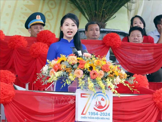 Đoàn viên thanh niên Vũ Quỳnh Anh, đại diện thế hệ trẻ phát biểu. Ảnh: Lâm Khánh - TTXVN