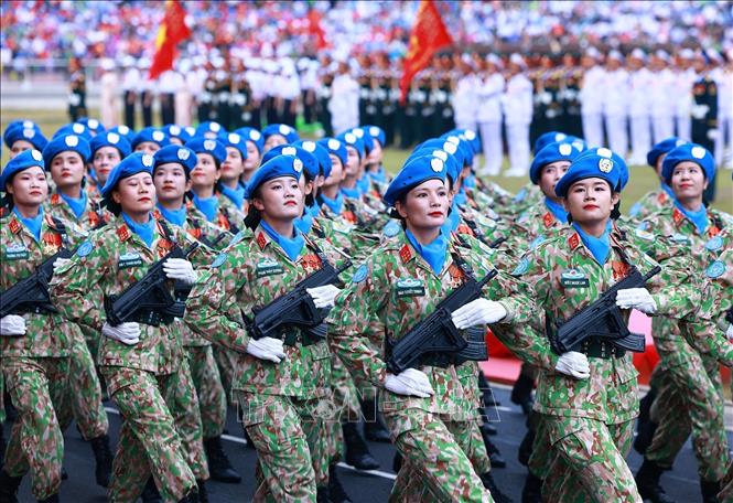 Khối Lực lượng Gìn giữ hoà bình diễu bình. Ảnh: Dương Giang-TTXVN
