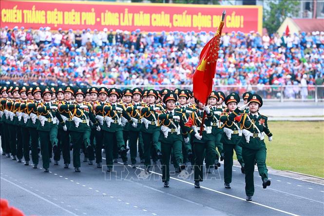 Khối nữ sĩ quan Quân y diễu binh. Ảnh: Lâm Khánh - TTXVN