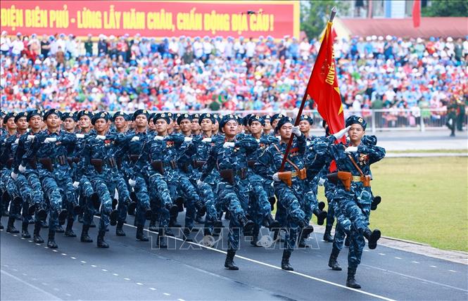 Khối Lực lượng Tác chiến không gian mạng diễu binh. Ảnh: Lâm Khánh - TTXVN