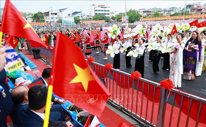 Khối Nghệ thuật diễu hành. Ảnh: Dương Giang-TTXVN