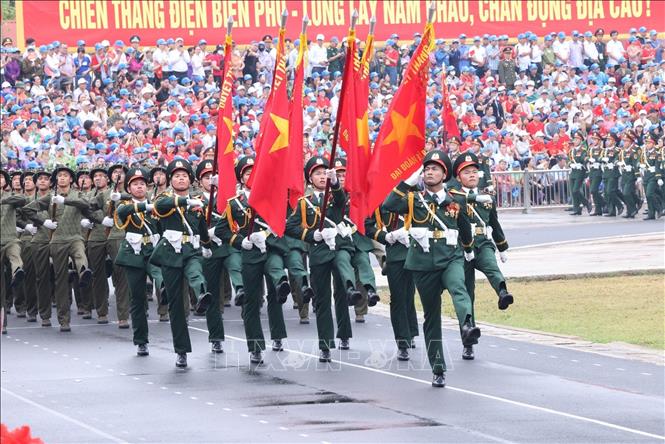 Khối Chiến sĩ Điện Biên diễu binh. Ảnh: Lâm Khánh - TTXVN
