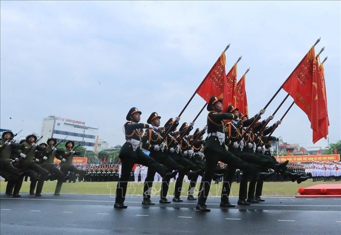 Khối Chiến sĩ Điện Biên diễu binh. Ảnh: Lâm Khánh - TTXVN