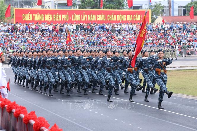 Khối Lực lượng Tác chiến không gian mạng diễu binh. Ảnh: Lâm Khánh - TTXVN