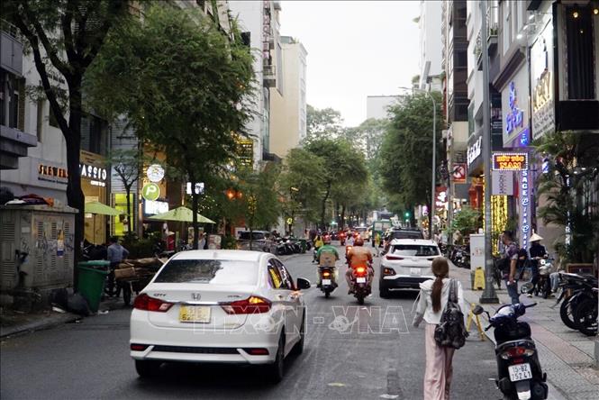 Giao thông trên đường Thái Văn Lung (phường Bến Nghé, Quận 1) hiện khá lộn xộn. Ảnh: Tiến Lực - TTXVN