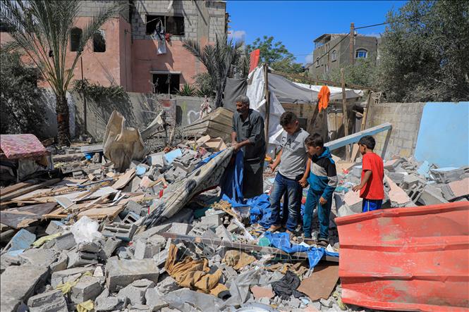 Những ngôi nhà bị phá hủy do cuộc xung đột Hamas-Israel tại thành phố Rafah, Dải Gaza, ngày 7/5/2024. Ảnh: THX/TTXVN