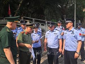 Việt Nam hands over four illegal migrants to China 