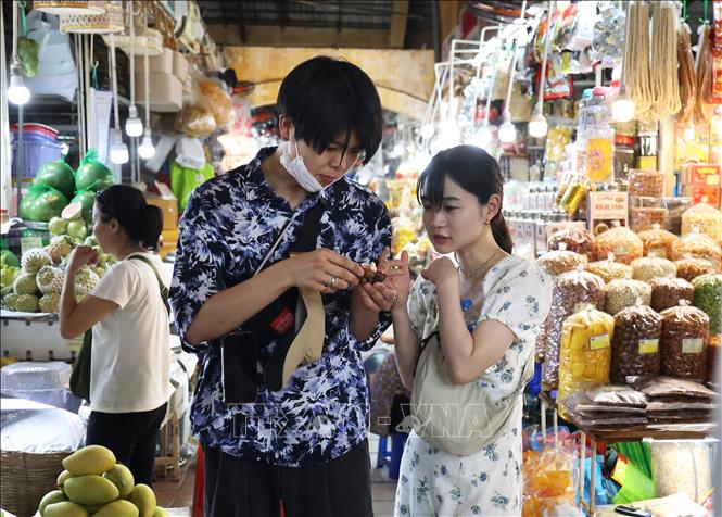 Visitor number from Asia climbed by 77.2% while European arrivals surged by 63.8%. VNA Photo