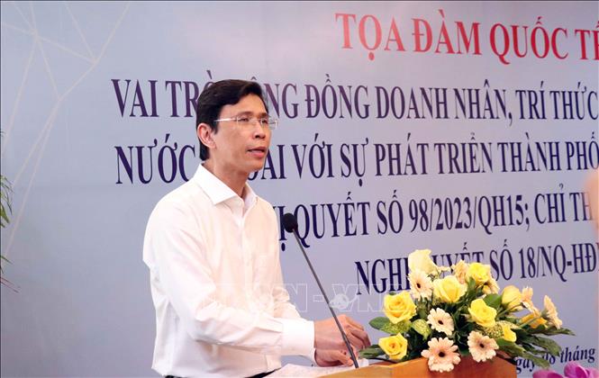 Ông Nguyễn Anh Thi, Trưởng Ban Quản lý Khu Công nghệ cao Thành phố Hồ Chí Minh, chia sẻ chính sách thu hút nguồn lực đầu tư phát triển công nghệ cao của Thành phố. Ảnh: Xuân Khu-TTXVN