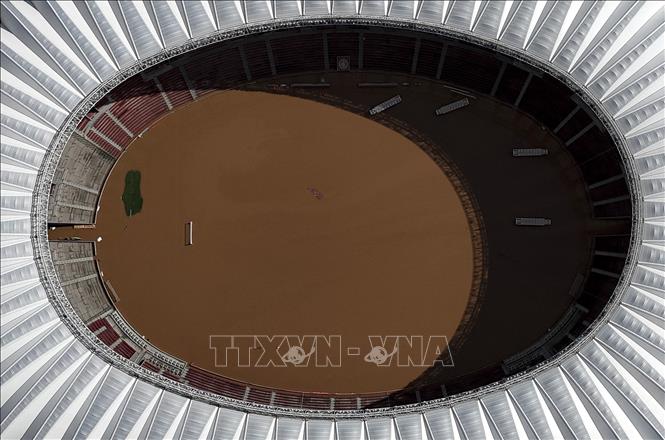 Sân vận động Beira-Rio tại bang Rio Grande do Sul, Brazil bị ngập do mưa lớn ngày 7/5/2024. Ảnh: AFP/TTXVN