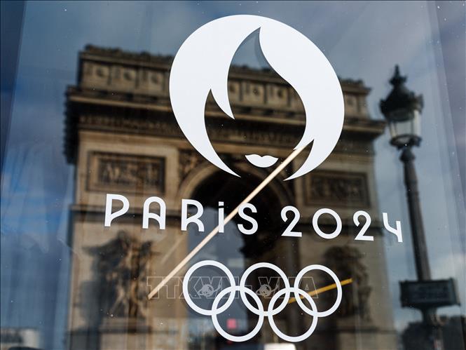 Biểu tượng Olympic và Paralympic 2024 tại Paris, Pháp. Ảnh: AFP/TTXVN