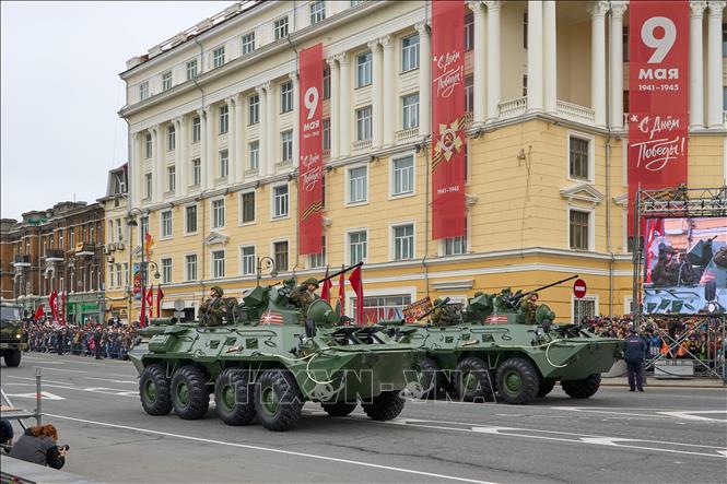 Xe quân sự Nga tham gia lễ duyệt binh kỷ niệm Ngày Chiến thắng tại thành phố Vladivostok, ngày 9/5/2024. Ảnh: THX/TTXVN
