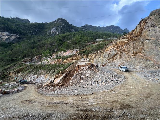 Những khúc cua gấp của đèo Khâu Cốc Chà là điểm khám phá hấp dẫn du khách khi đến du lịch Cao Bằng. Ảnh: Chu Hiệu-TTXVN.