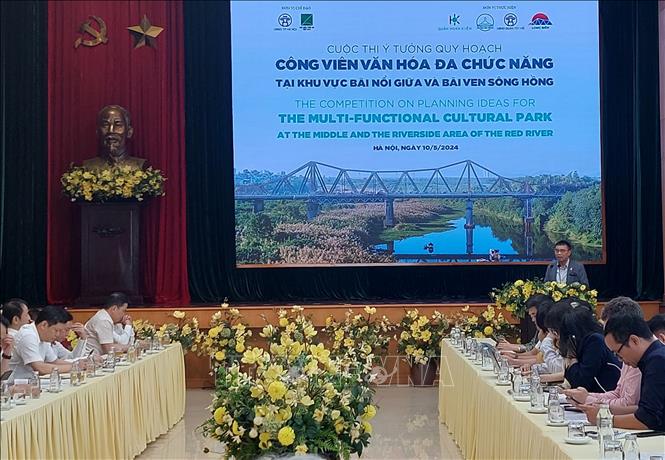 Lễ phát động Cuộc thi tuyển Ý tưởng Quy hoạch Công viên văn hóa đa chức năng khu vực bãi nổi giữa và bãi ven sông Hồng. Ảnh: Đinh Thuận - TTXVN