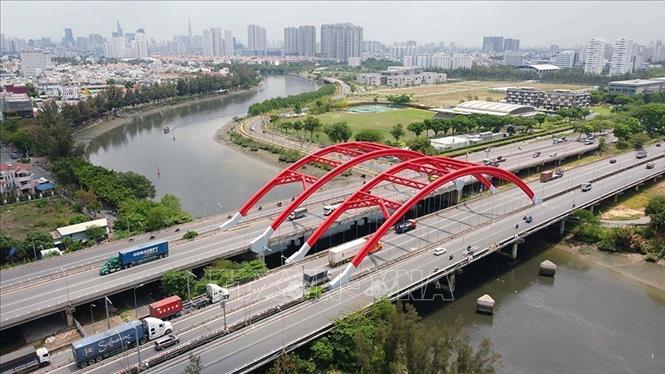Ong Lon bridge in Phu My Hung residential area, Ho Chi Minh city. VNA Photo: Trung Tuyến
