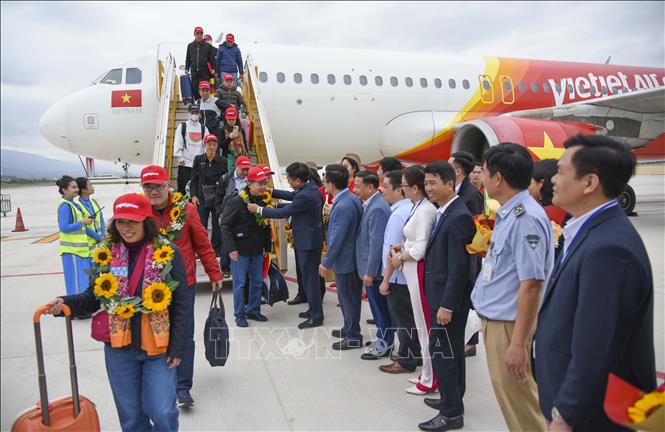 Dien Bien airport welcomes the first flight from Hanoi to Dien Bien city conducted by budget carrier Vietjet on March 1, 2024. VNA Photo: Xuân Tư