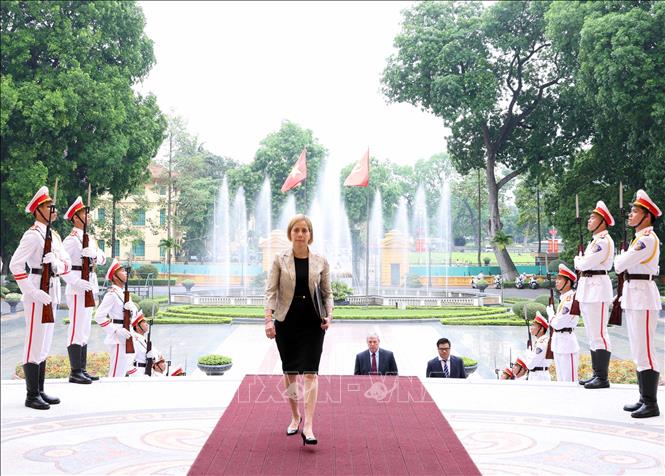 Đại sứ Peru Patricia Yolanda Raez Portocarrrero đến trình Quốc thư. Ảnh: Thống Nhất – TTXVN
