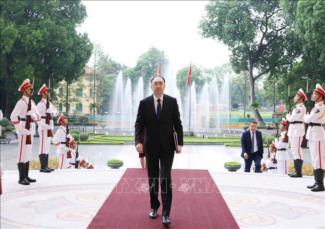 Đại sứ Armenia Suren Baghdasaryan đến trình Quốc thư. Ảnh: Thống Nhất – TTXVN