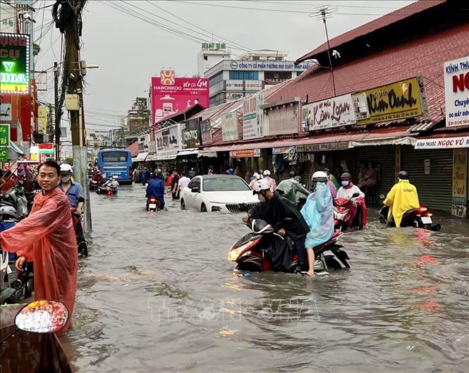 Chợ Thủ Đức (thành phố Thủ Đức, Thành phố Hồ Chí Minh) thường xuyên bị ngập mỗi khi có mưa lớn. Ảnh: Hồng Giang - TTXVN