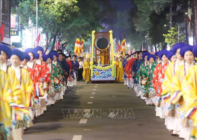 A view of the procession. VNA Photo: Xuân Khu