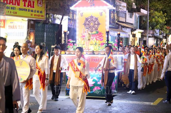 A view of the procession. VNA Photo: Xuân Khu