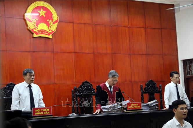 Hội đồng xét xử phiên tòa ngày 16/5/2024. Ảnh: Đức Hiếu - TTXVN