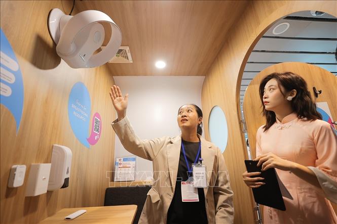 The breastfeeding rooms have smart designs, soundproof walls and have comfortable chairs. VNA Photo: Minh Quyết