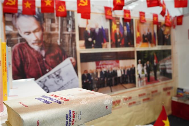 The works by Party General Secretary Nguyen Phu Trong are on display at the Vietnamese stall. VNA Photo: Duy Trinh